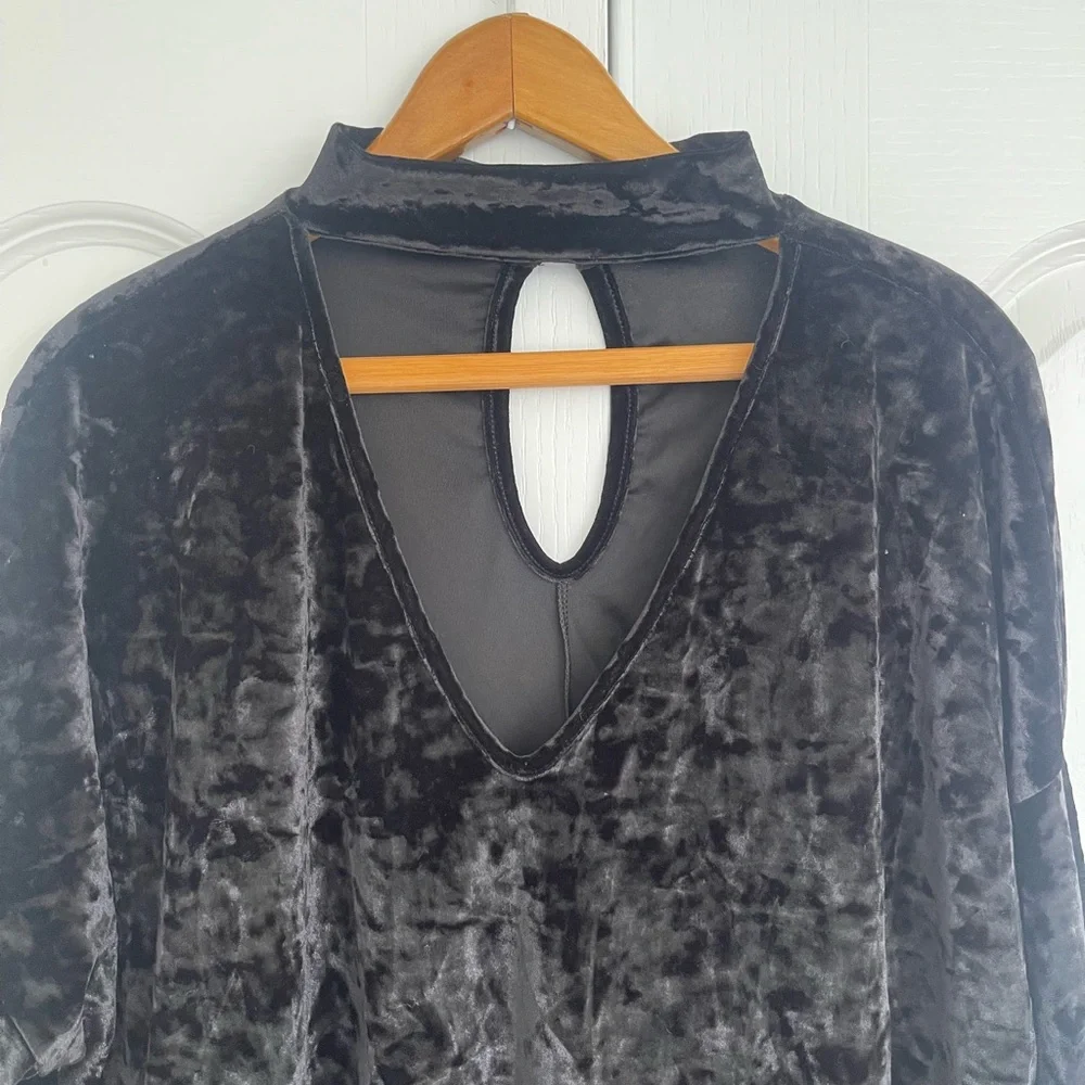 Missguided velvet black v-neck with mock neck size 20 - Picture 2 of 4